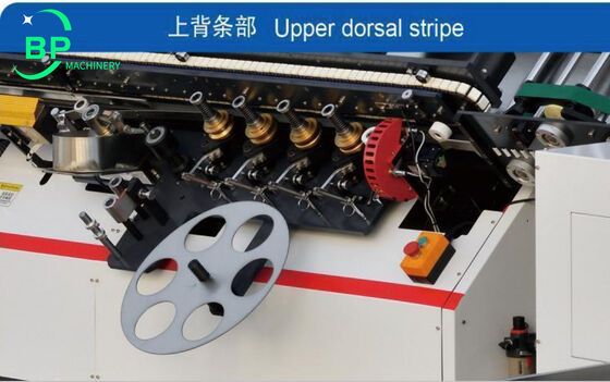 آلة تغليف شريط العمود الفقري الأوتوماتيكية BPBB30L2F مع وحدة تغذية مزدوجة للغلاف ووظائف الغراء البارد أو الغراء الساخن لتجليد دفاتر الملاحظات للمدارس الثانوية